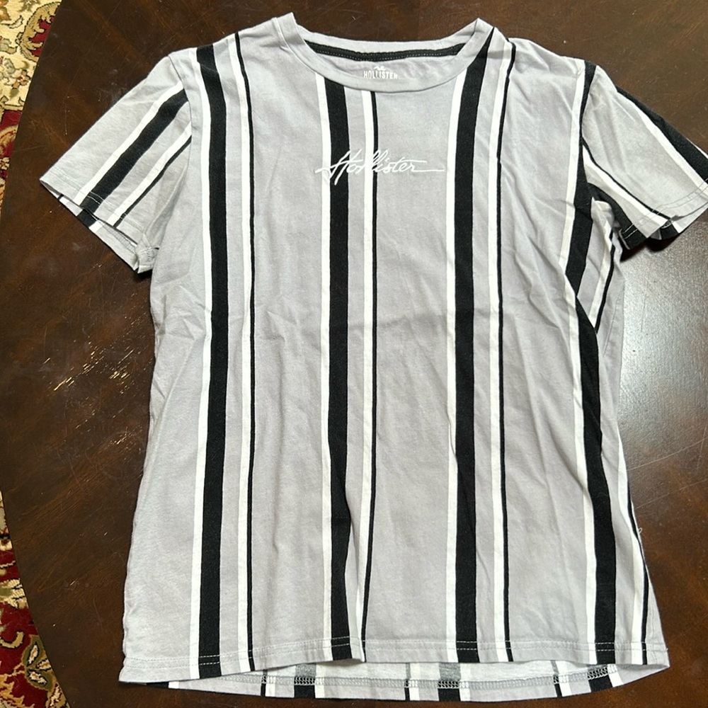 Hollister men’s size, small shirt, black white and gray, used, great condition